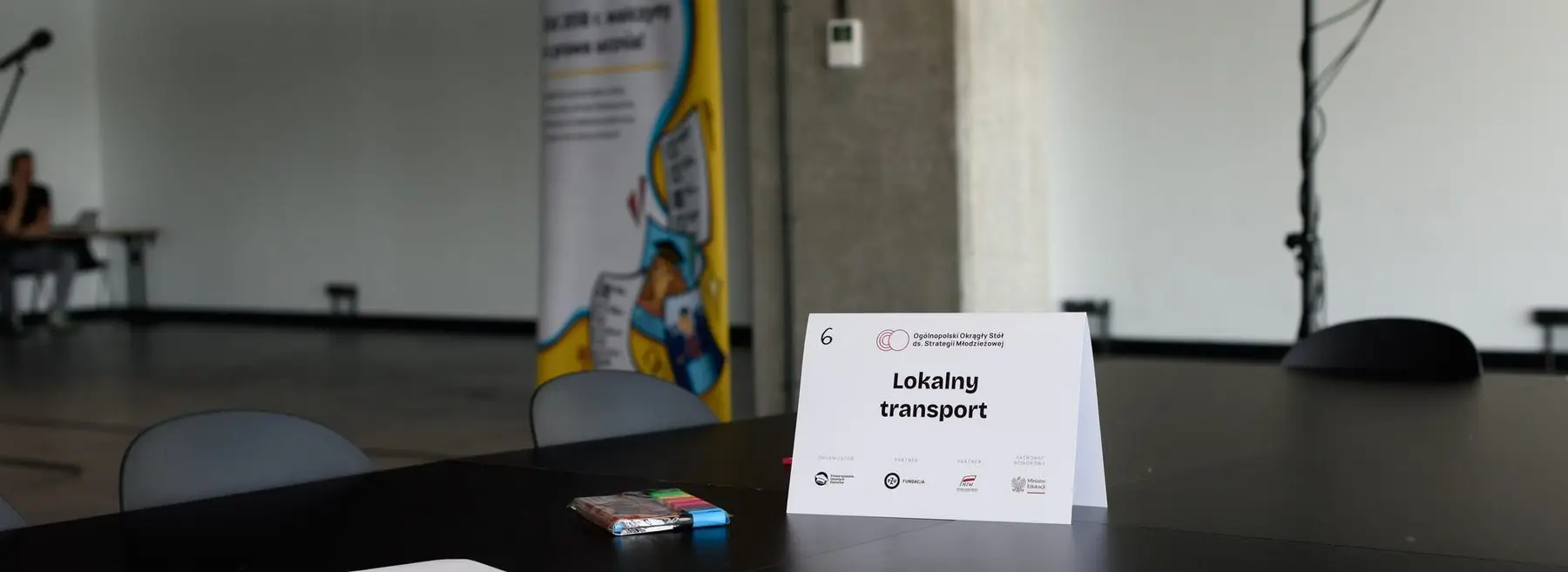 Stolik tematyczny podczas Ogólnopolskiego Okrągłego Stołu