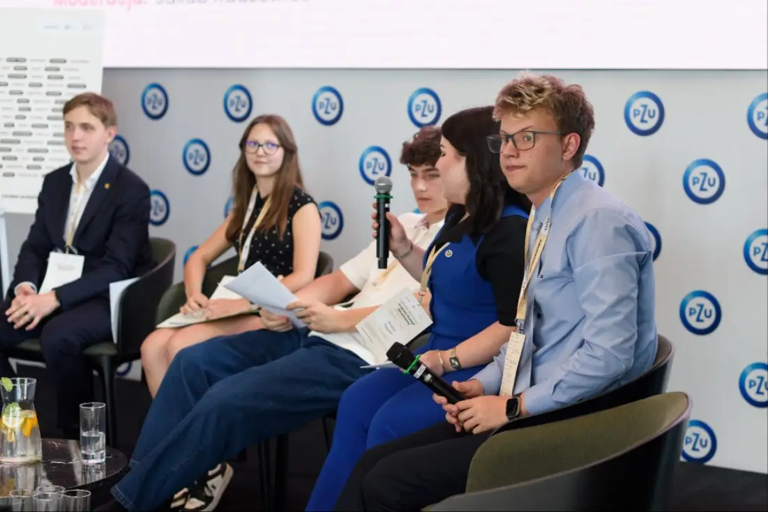 Panel młodzieżowy podczas Ogólnopolskiej Debaty Młodych w siedzibie PZU